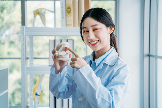 セラミックの歯の説明