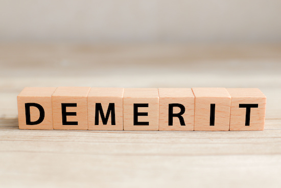 ジルコニアの詰め物を選択するデメリットイメージ