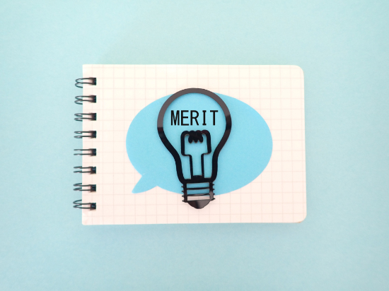 歯の隙間をセラミックで埋めるメリット